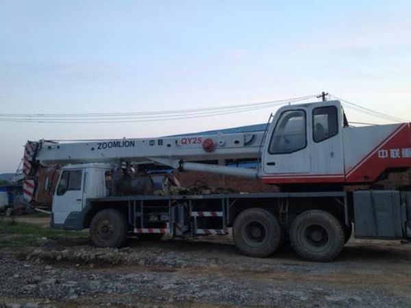 高宜兴市吊车出租公司电话_为什么企业要找吊车租赁公司租吊车